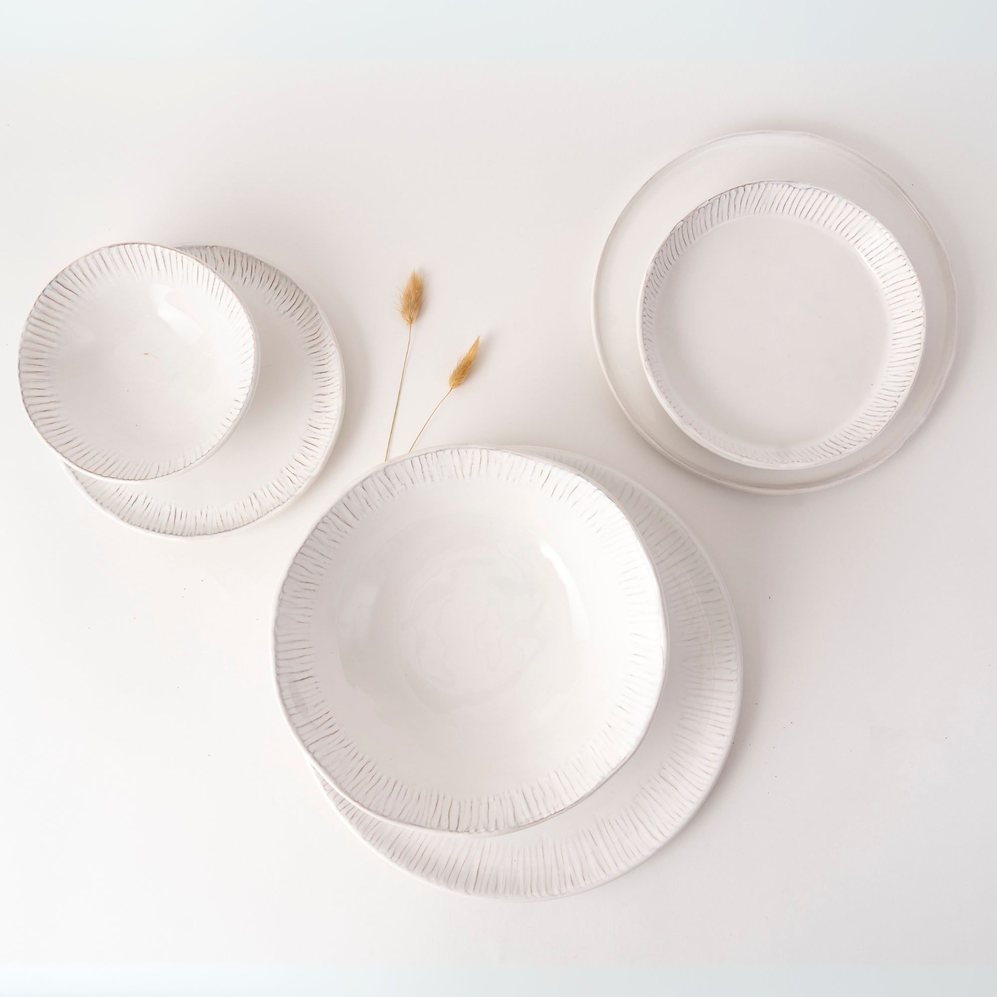 Graffito Salad Plate with Lip